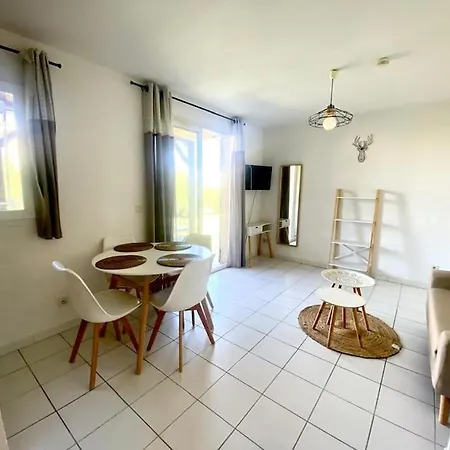T2 Sun Hols Les Rives Du Piscine, Jardin Apartment Saint-Saturnin-les-Avignon