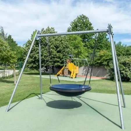 Apartment T2 Sun Hols Les Rives Du Piscine, Jardin Saint-Saturnin-les-Avignon